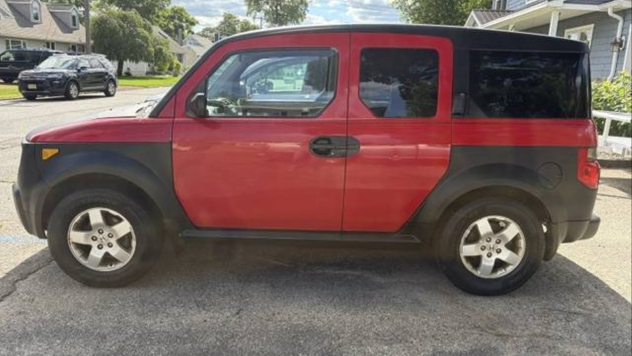 2005 Honda Element Side