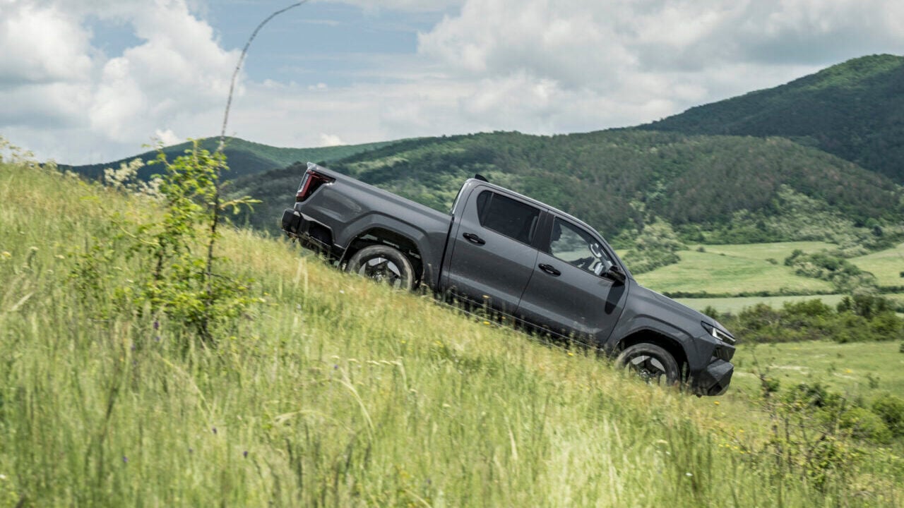 Toyota HiLux BEV