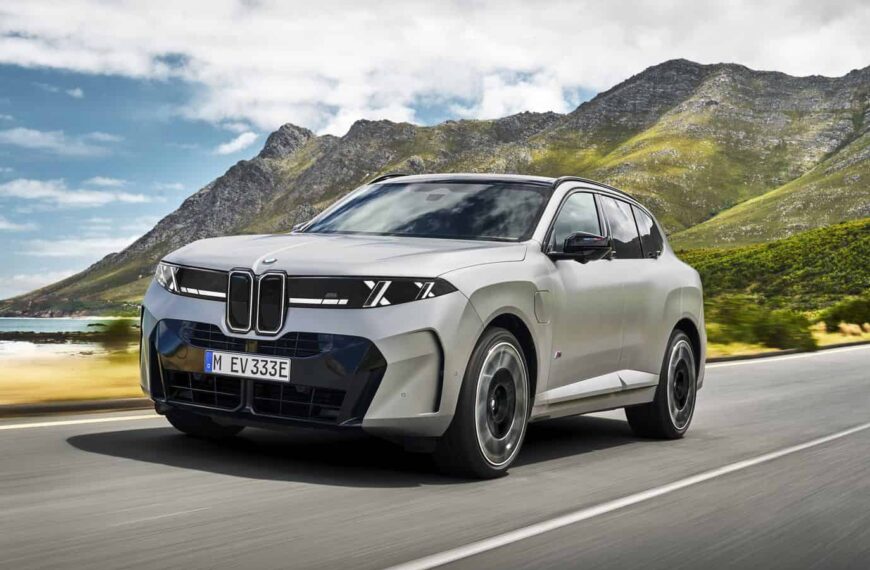 BMW Now Lets Customers Build Their Dream Car Using ChatGPT