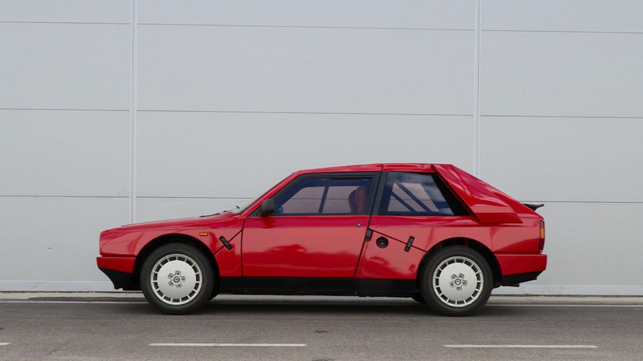 Lancia Delta S4 Stradale
