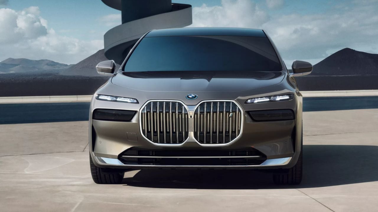 BMW i7
