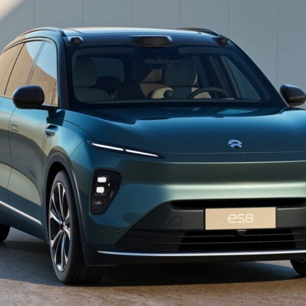 NIO ES8