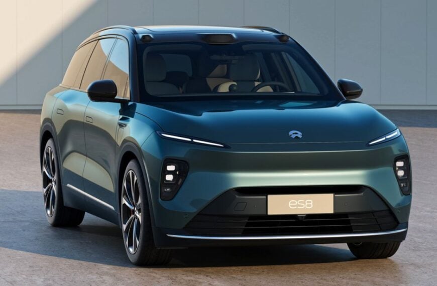 NIO ES8