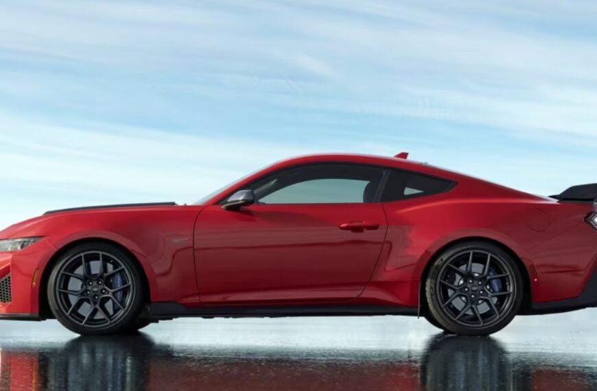 Ford Mustang Dark Horse