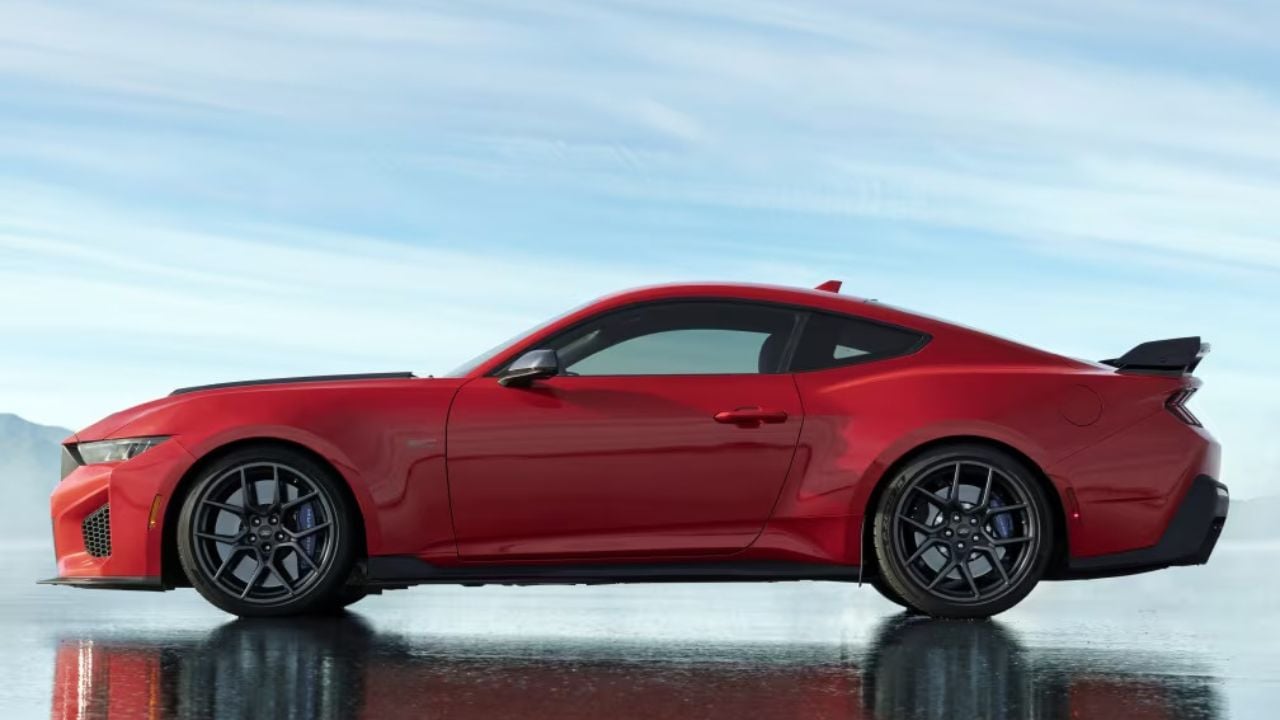 Ford Mustang Dark Horse