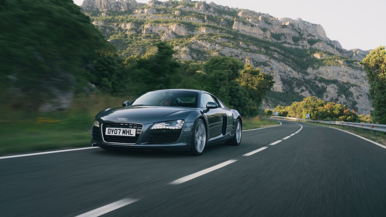 Audi R8 V8