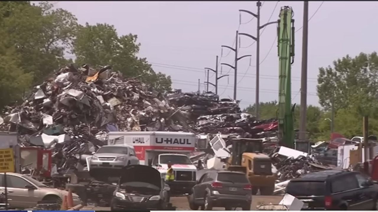 AirPods tracked his car to a crusher.