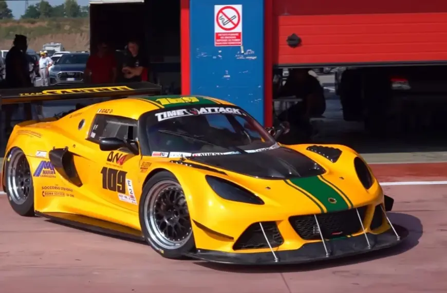 Onboard a 550bhp Lotus Exige V6 Cup R Time Attack MONSTER with Sequential Gearbox! 0-54