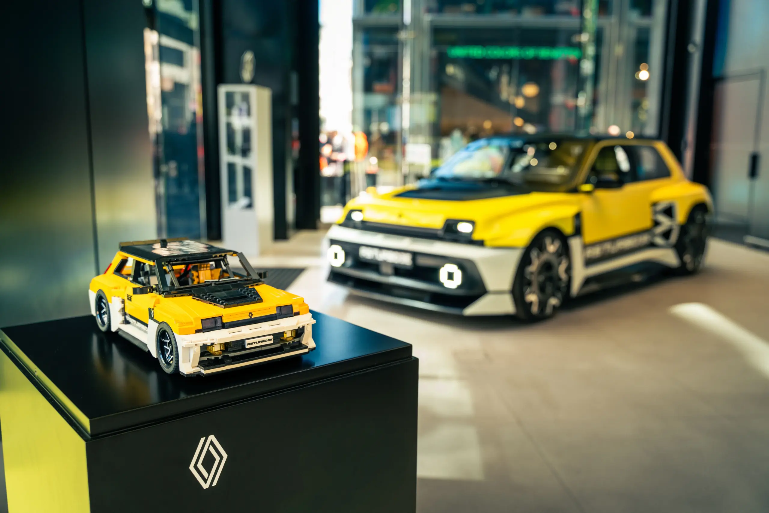 Renault 5 Turbo 3E With Real Car