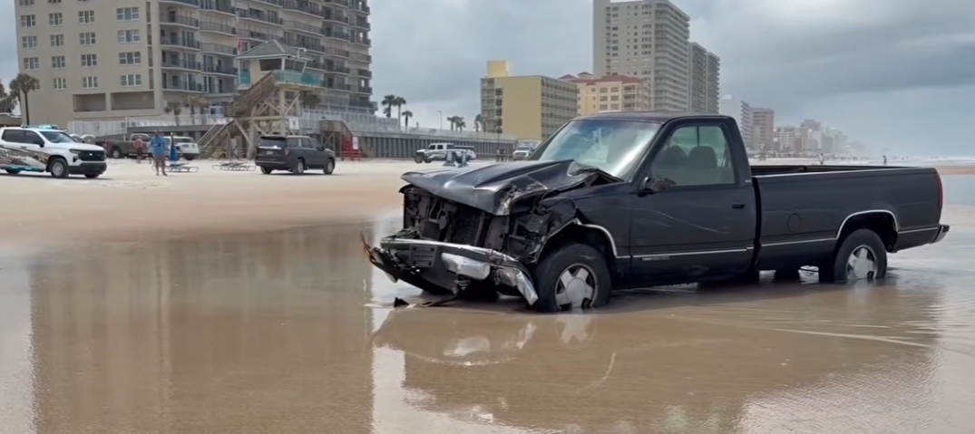 crash on beach kills toll booth