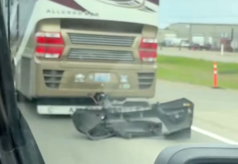bumper falls off RV truck