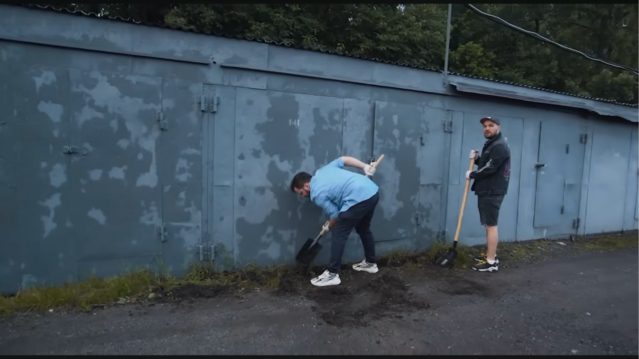 Men Buy Abandoned Garage for $17,000 and Discover Rare Corvette Hidden Inside