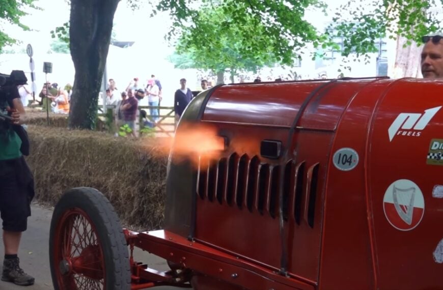 The 28.4 liter flamethrowing 1911 Fiat S76 prewar MONSTER engine SOUND _ Start Up, Accelerations! 0-34 screenshot.jpg_temp_210