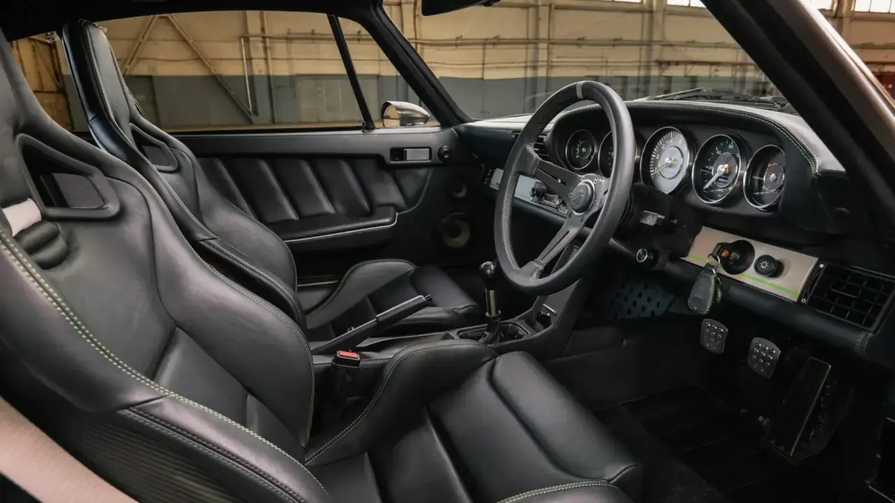 Porsche 964 restomod.