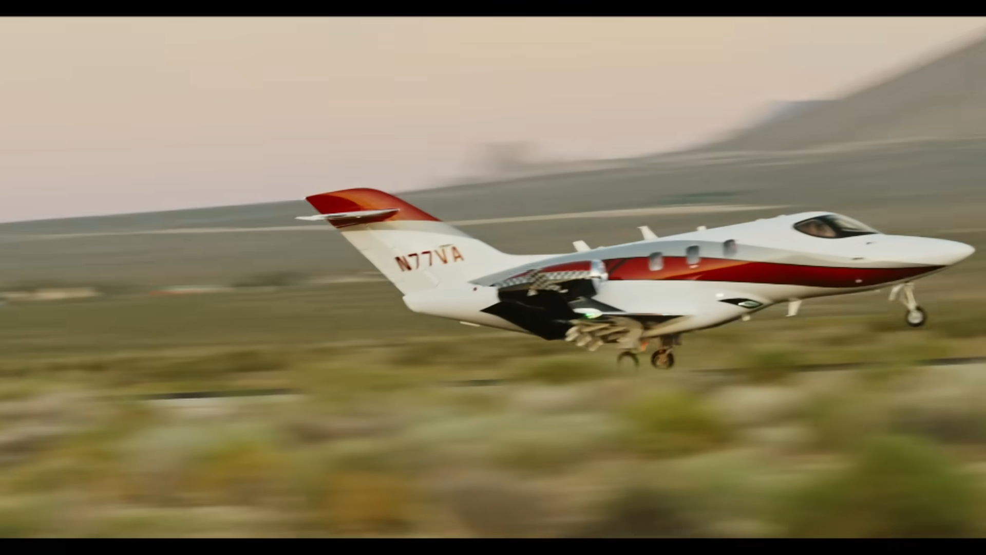 Tom Cruise Terrifies James in 'Top Gun' Fighter Jet! 0-50 screenshot