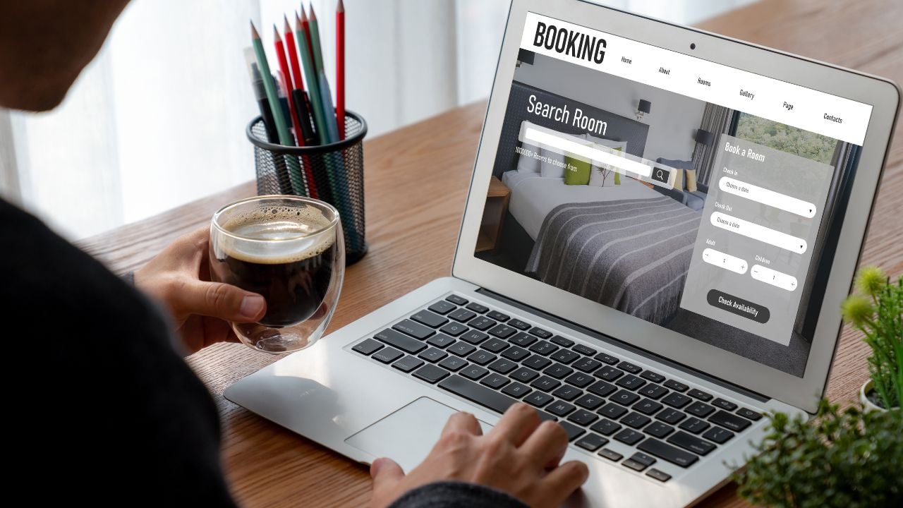 Online hotel accommodation booking website provide modish reservation system . Travel technology concept .