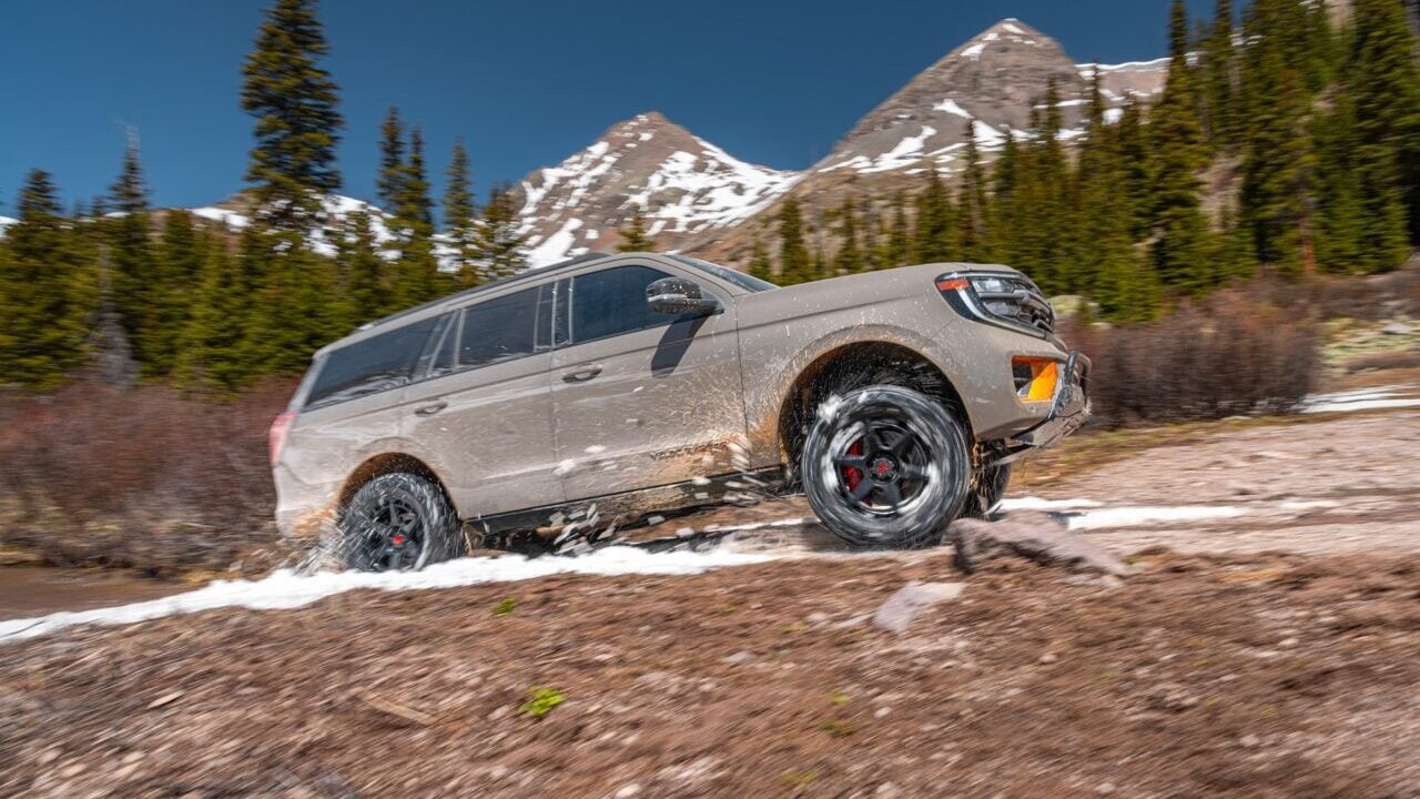 Hennessey Ford Expedition Tremor VelociRaptor.