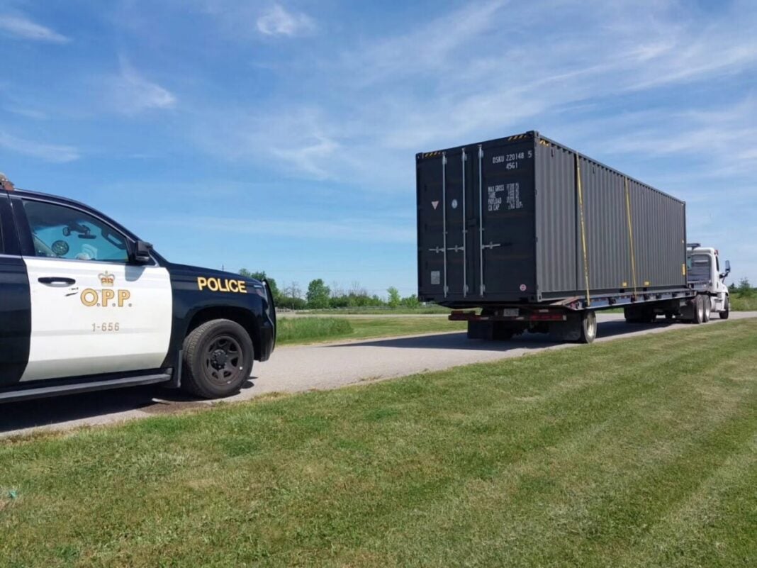 police pulling over truck
