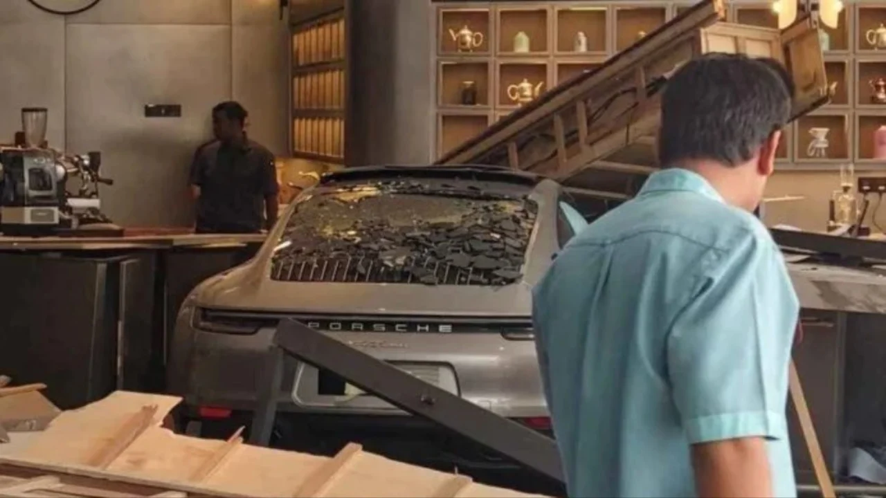 porsche-crashed-into-a-hotel-in-malaysia-860x483 (1)