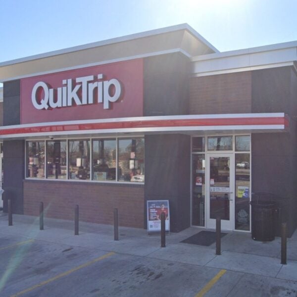 “I Was Screaming”: Parents Rush to Hospital on Father’s Day, But Ended Up Delivering a Baby at QuikTrip