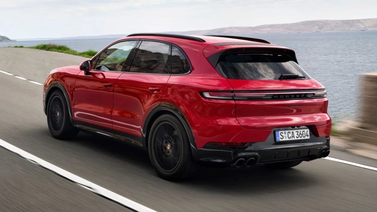2024 Porsche Cayenne Rear View