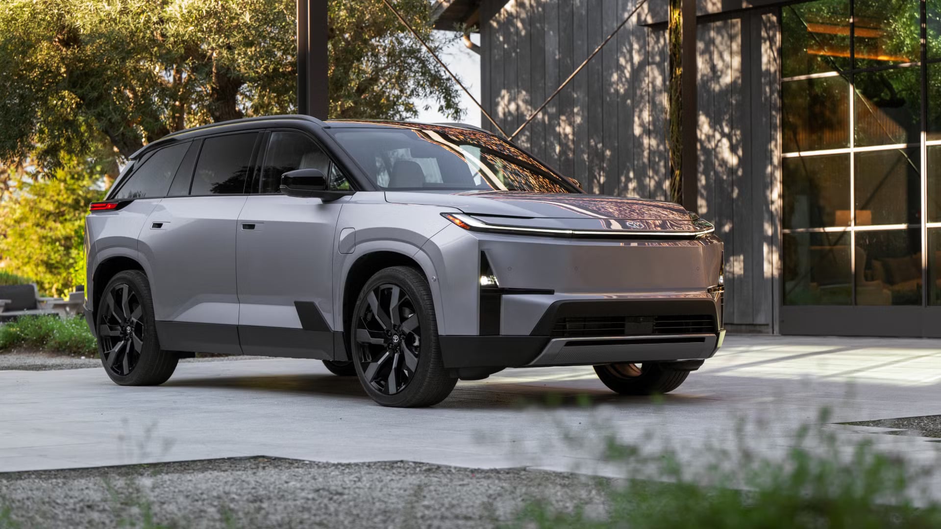 2027 toyota highlander limited spellbound2tone 010