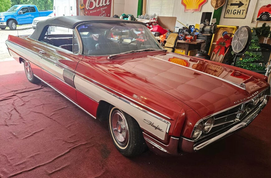 Rare And Highly Original 1962 Oldsmobile Starfire Convertible Sold For $25k