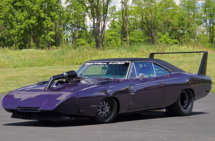 This Supercharged Daytona-Style Dodge Charger Has More Power Than A Modern Supercar