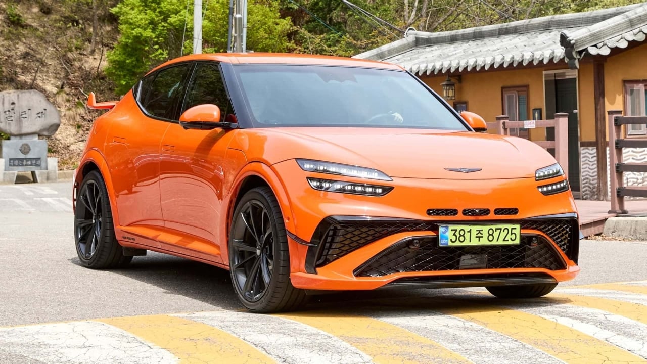 Genesis GV60 Magma