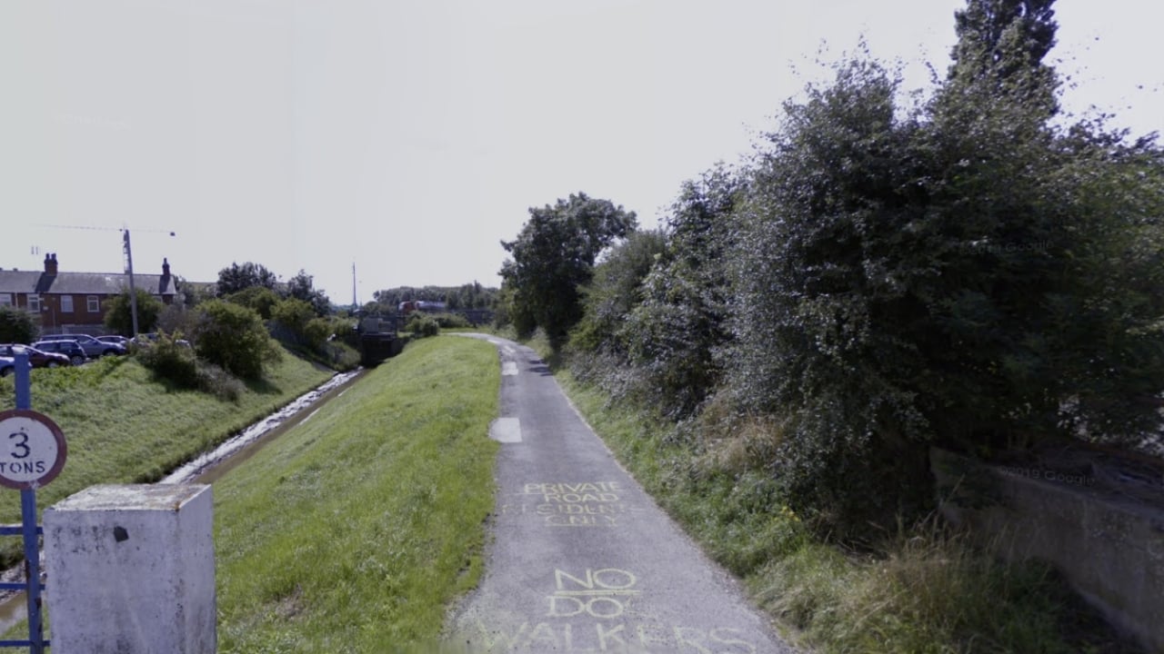 Hessle Footpath on Ferry Road