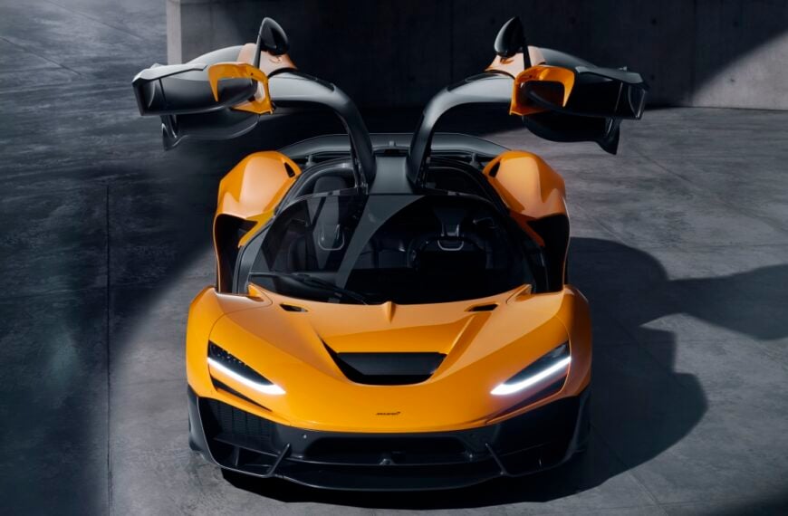 McLaren W1 Front View