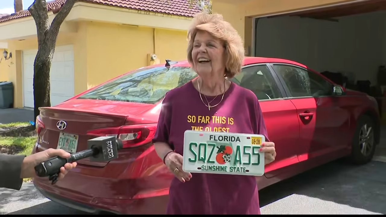 woman gets spicy license plate
