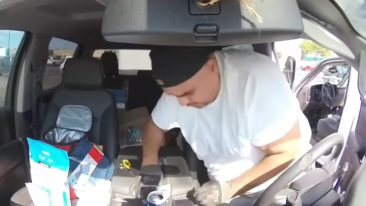 car break in caught on dashcam