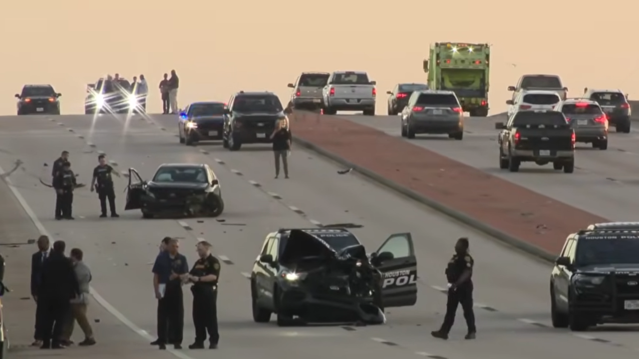 police chase ends in crash