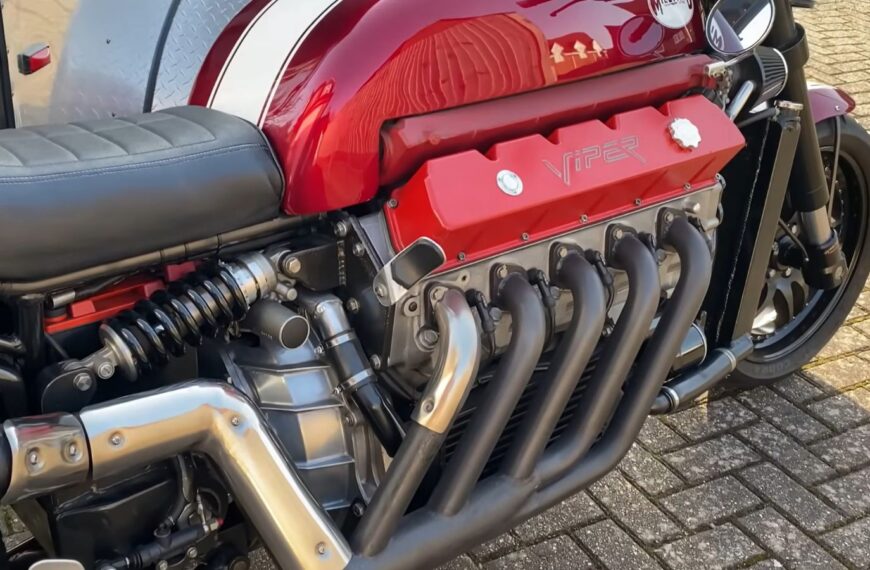 This 500-bhp Dodge Viper V10 Motorcycle Sold for $172,000—And It’s Not Headed to a Garage