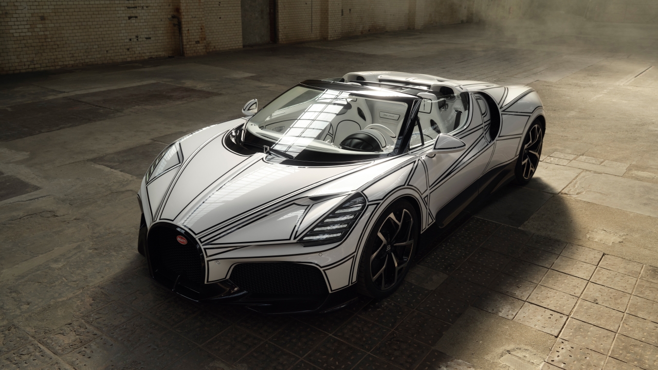 W16 Mistral “Blanc Éternel” Front