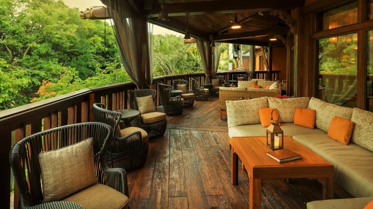 WDW Animal Kingdom Nomad Lounge