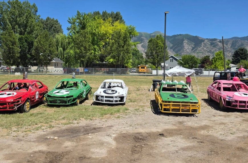 For $30 and a Junk Car, You Can Race While Crashing Into Your Rivals