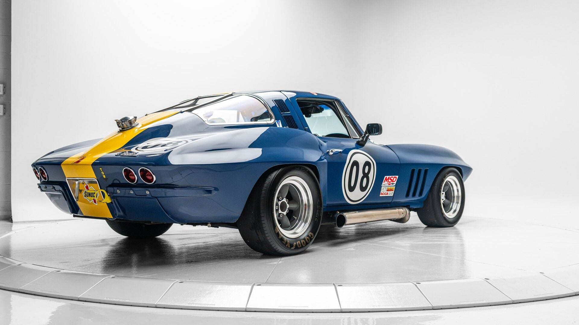 1965 chevrolet corvette race car 1 e1786788869363