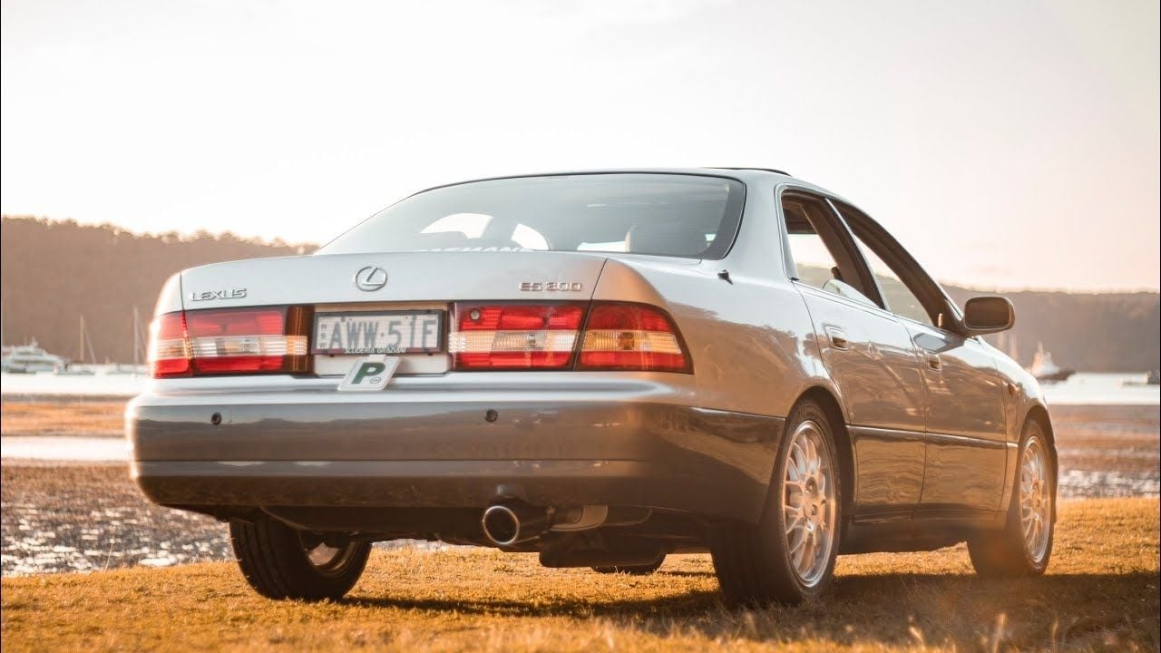 1999 Lexus ES300 Rear Quarter