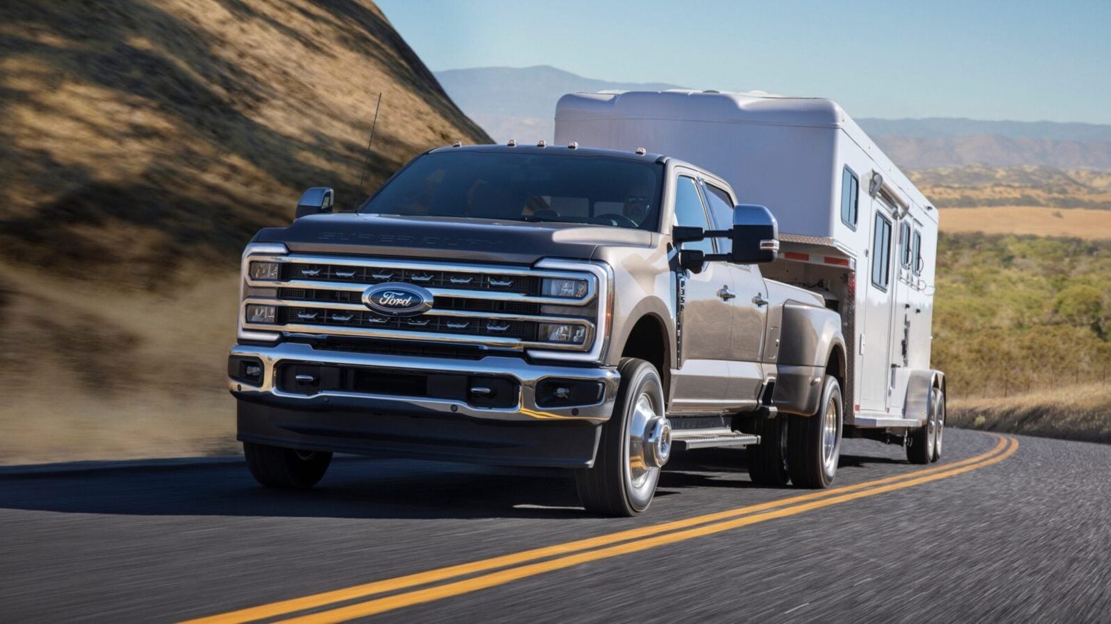 2023 Ford Super Duty F 350 Lariat 01 scaled e1788013109676
