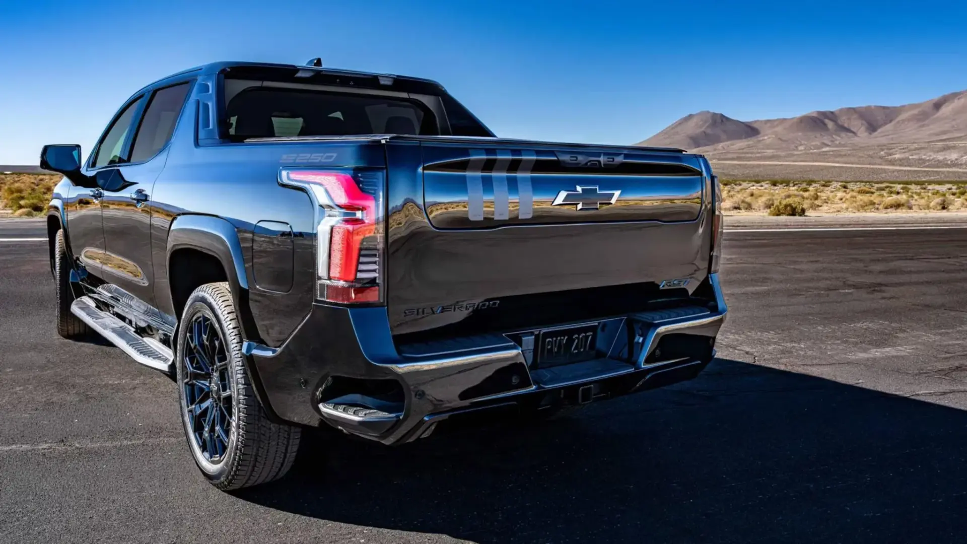 2026 Chevrolet Silverado EV RST Stars and Steel Edition 2 e1787316219980
