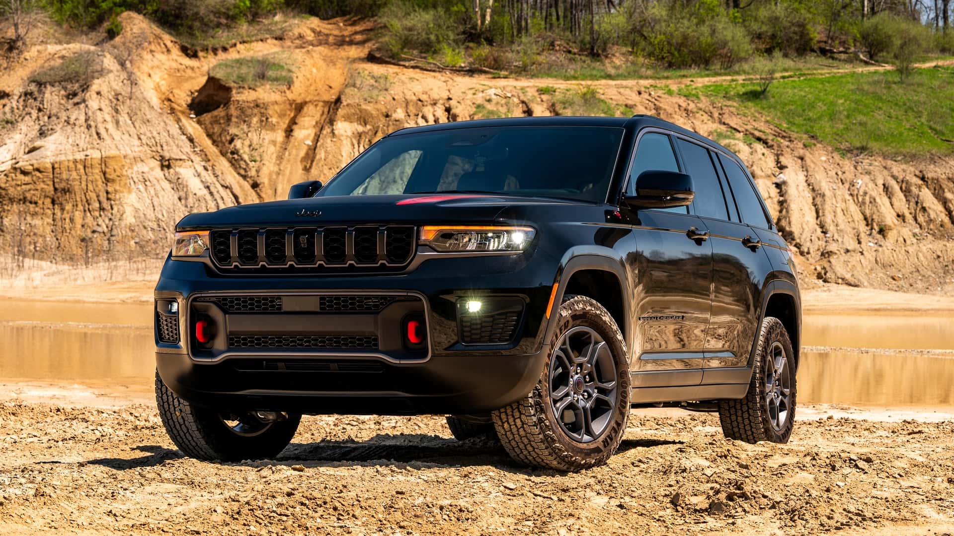 2027 jeep grand cherokee trailhawk front 3 4 1