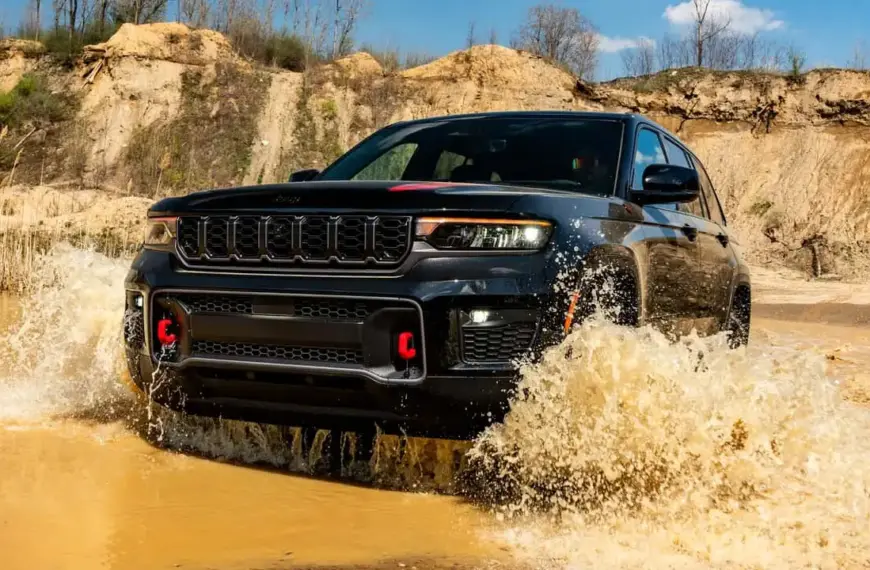 New Jeep Grand Cherokee Trailhawk Costs $13k Less Than Before, But Still Makes Rivals Look Cheap
