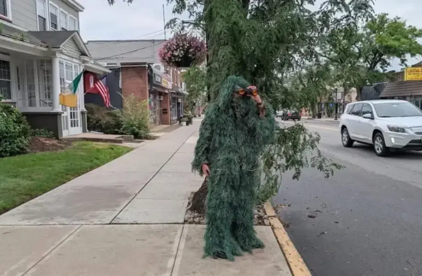 Police Dressed as Shrubs and Wore “Not a Cop” Shirts to Catch 74 Drivers Using Their Phones