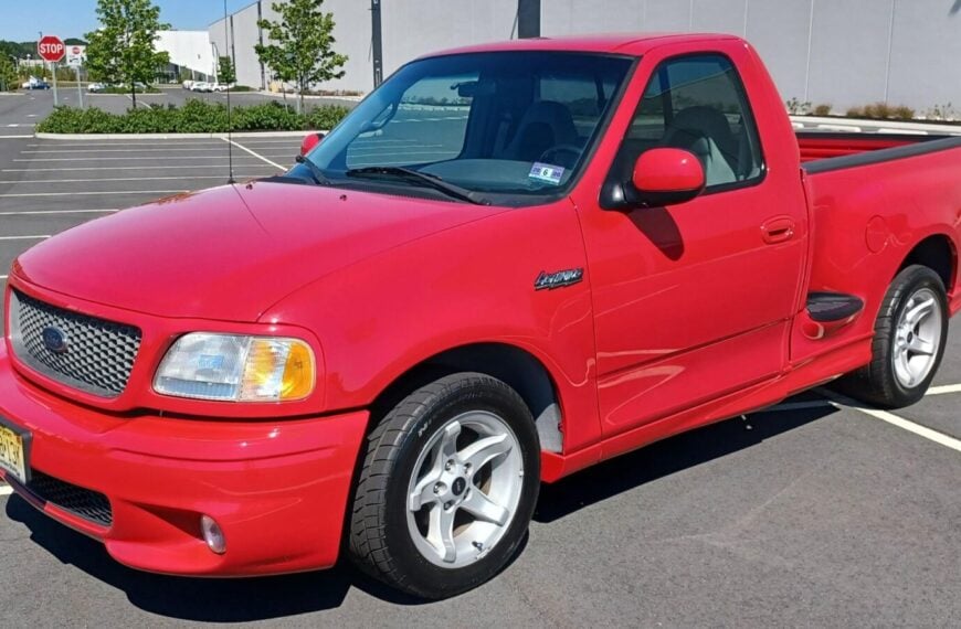 Someone Bought A 3,000-Mile Ford F-150 SVT Lightning For The Price Of A New Entry-Level F-150