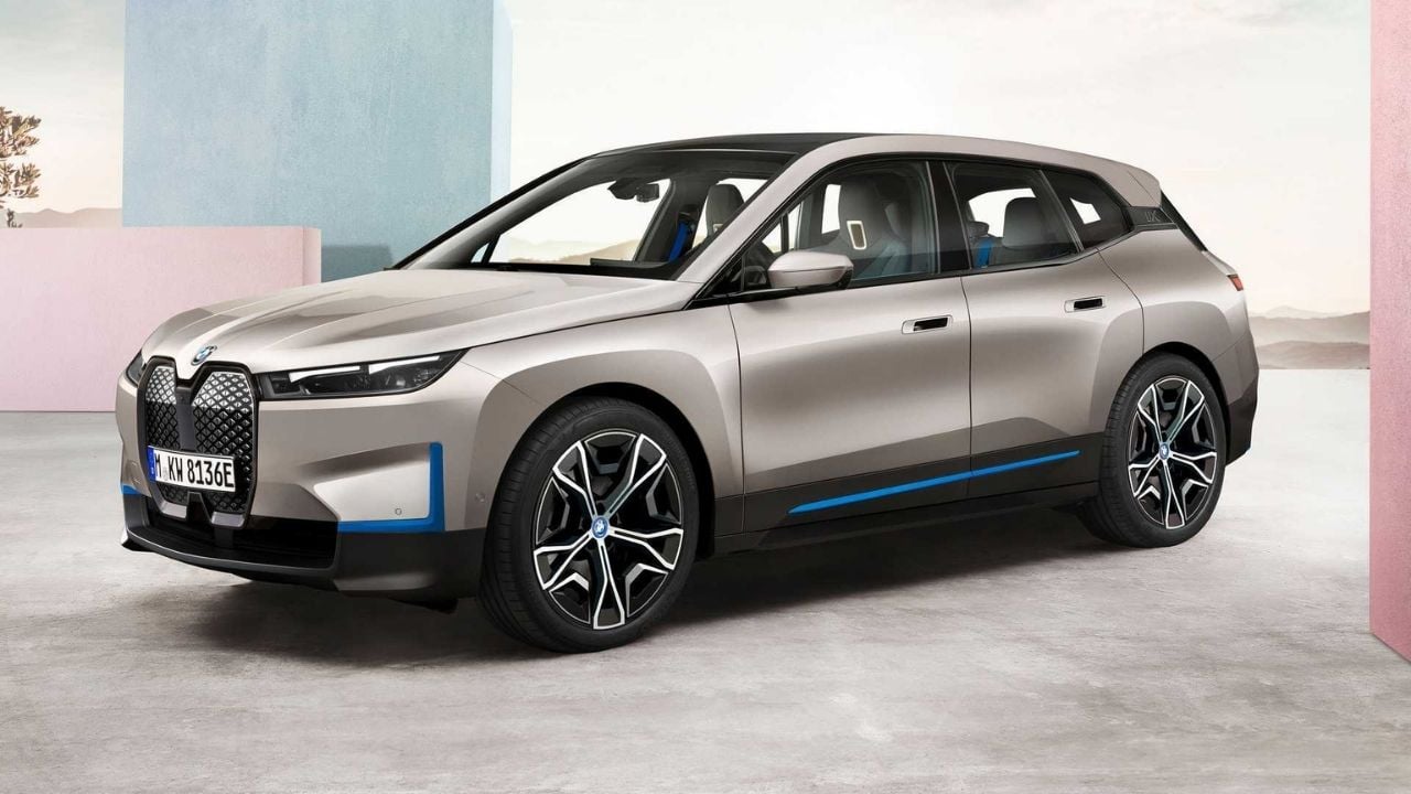 BMW iX Front Quarter