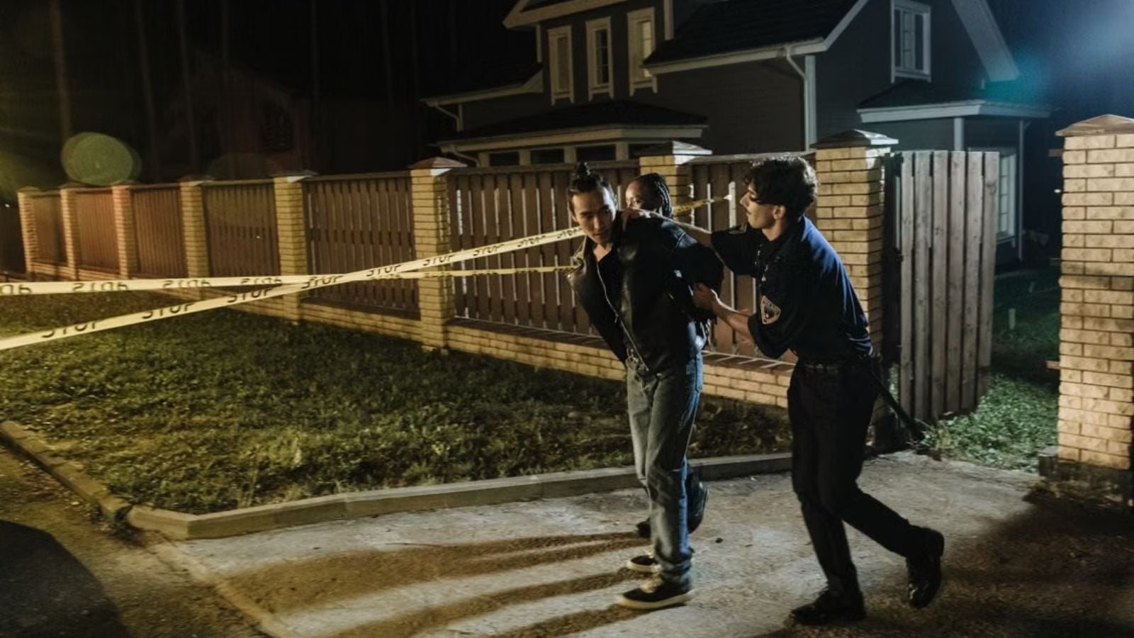 California Burglars Ignore Every Warning Before Homeowner Sends Them Running