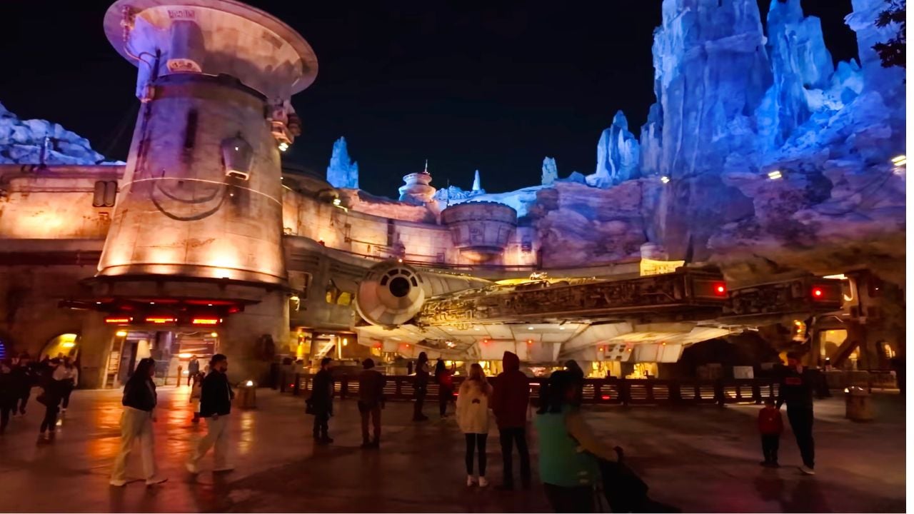 Disneyland Galaxys Edge at Night