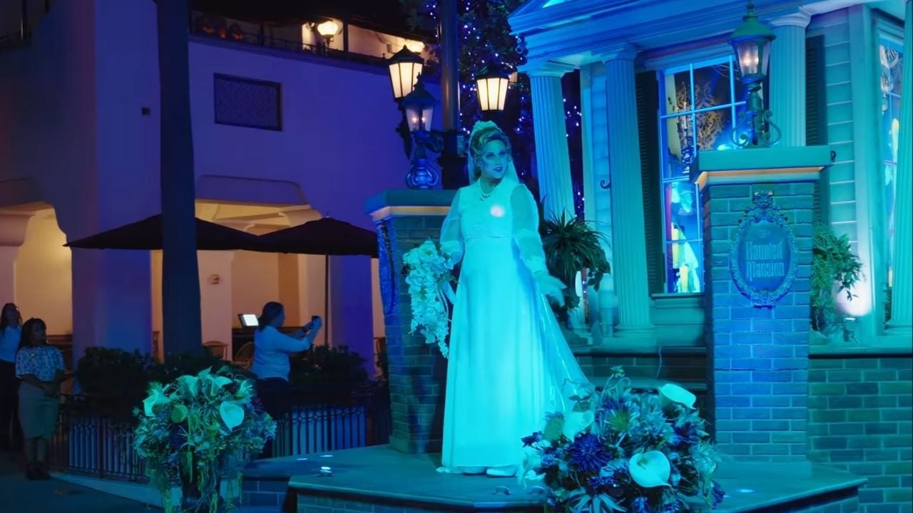 GH DCA Oogie Boogie Bash Madame Leotas Swinging Wake Bride